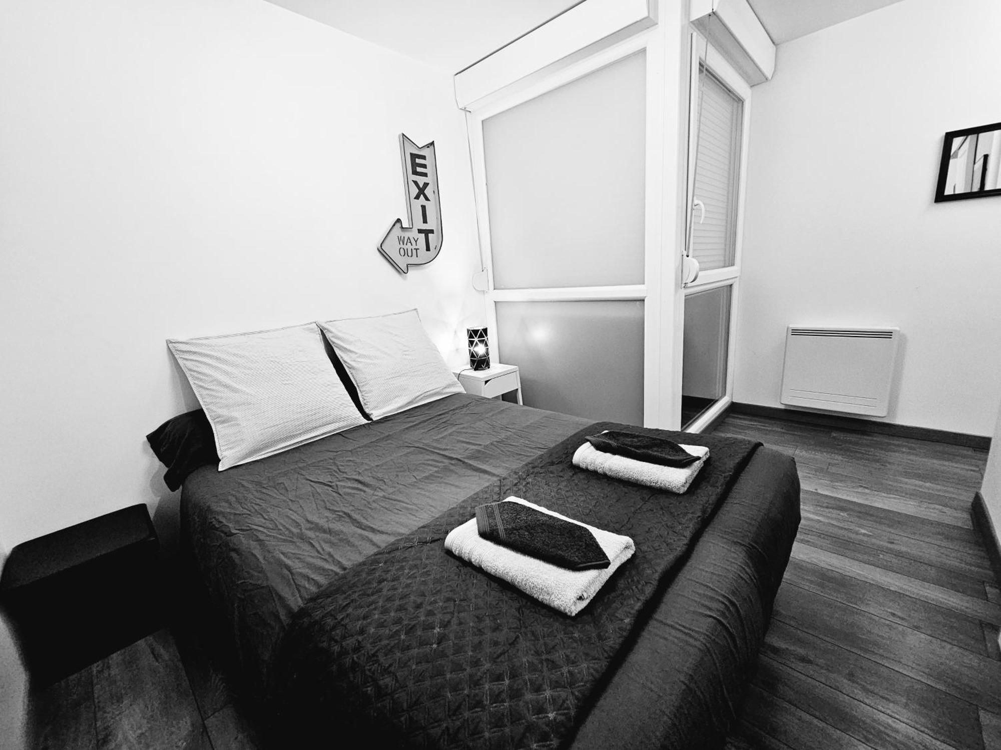 Passage Secret - Ideal Pro, Couples, Familles & Amis - Le Calme En Hypercentre - Wifi Haut Debit - Netflix - Machine A Laver - Gare, Cathedrale, Commerces, Restaurants & Transports En Commun A Moins De 10 Minutes A Pied Reims Zewnętrze zdjęcie