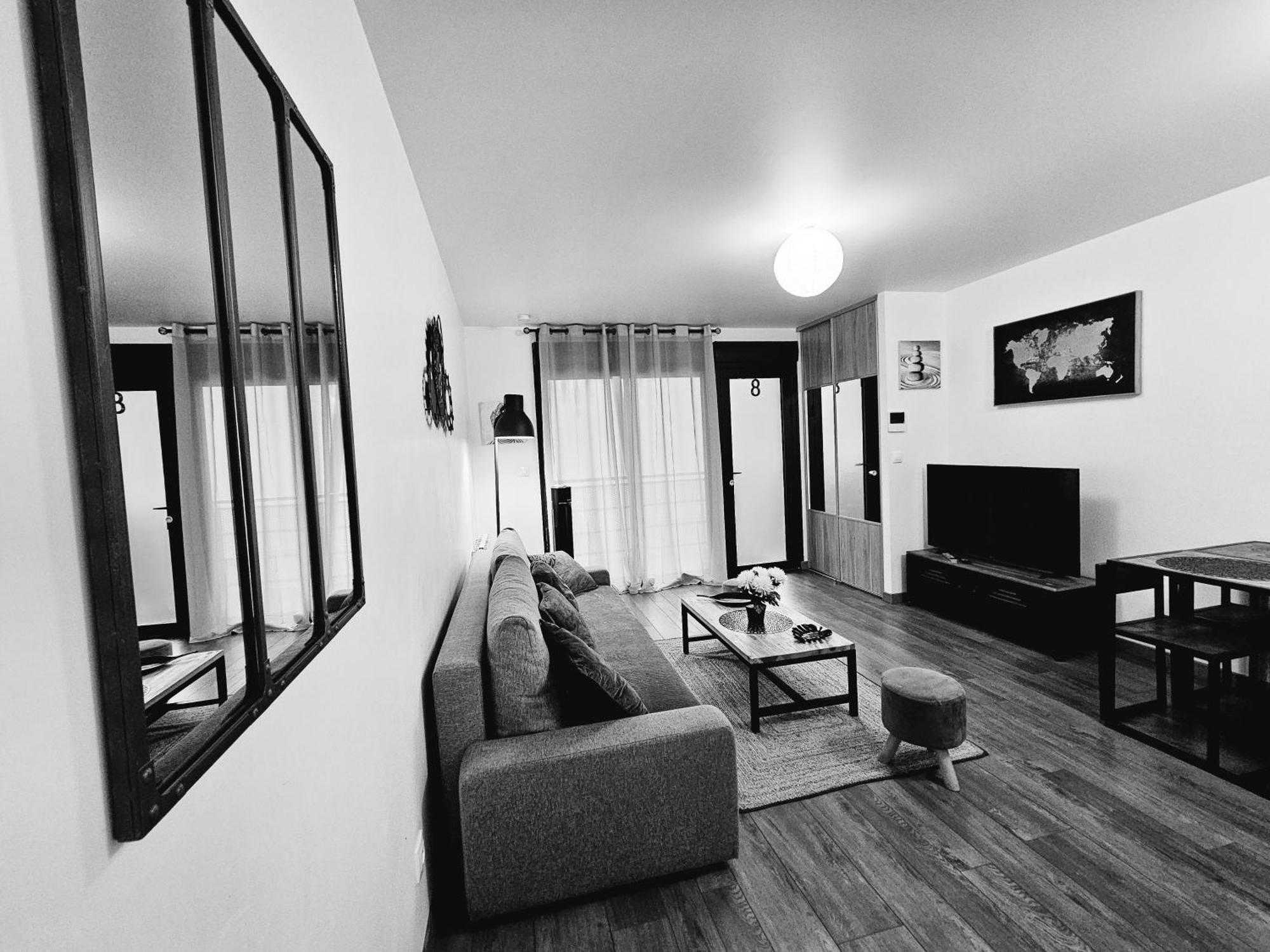 Passage Secret - Ideal Pro, Couples, Familles & Amis - Le Calme En Hypercentre - Wifi Haut Debit - Netflix - Machine A Laver - Gare, Cathedrale, Commerces, Restaurants & Transports En Commun A Moins De 10 Minutes A Pied Reims Zewnętrze zdjęcie
