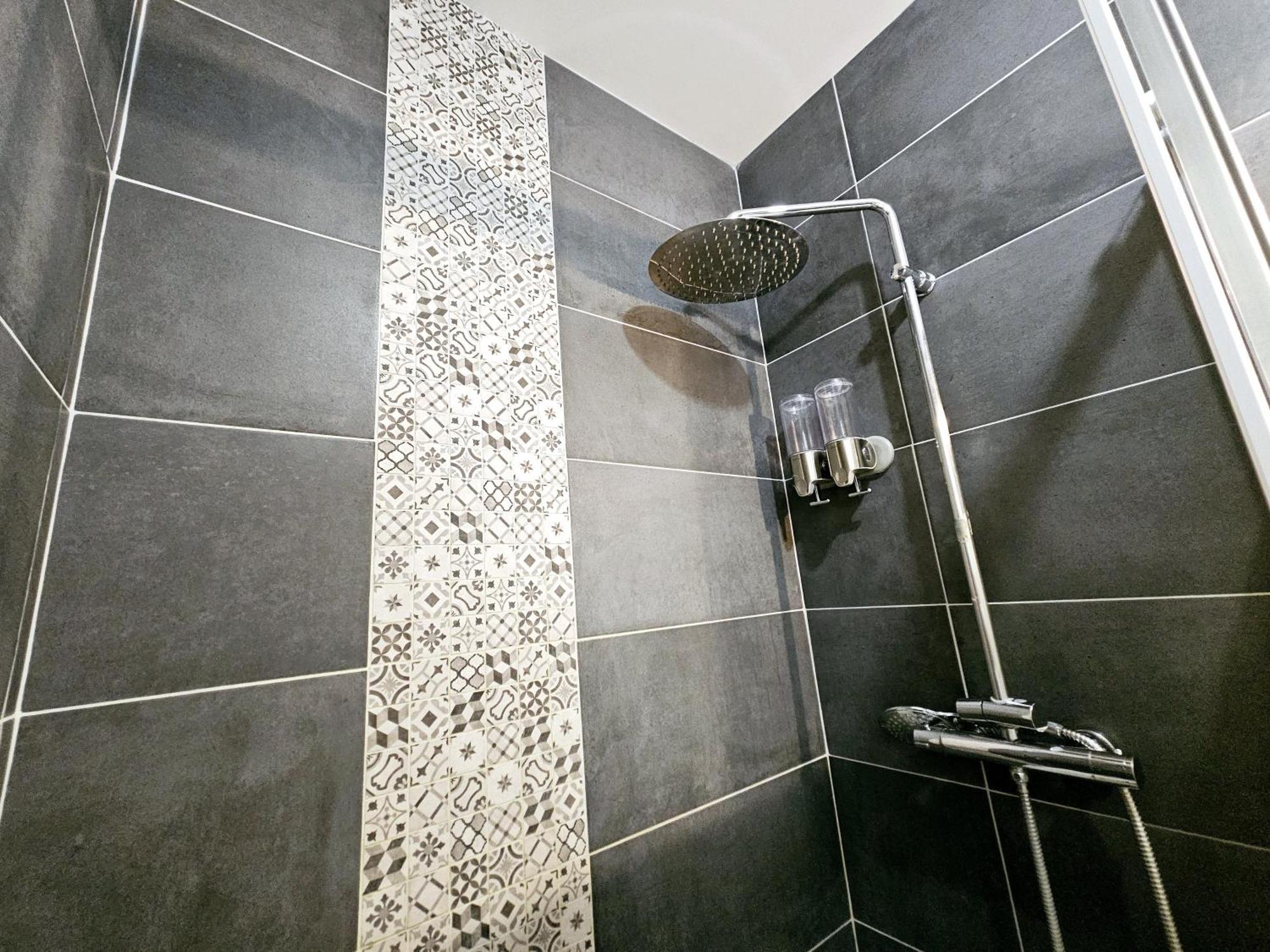 Passage Secret - Ideal Pro, Couples, Familles & Amis - Le Calme En Hypercentre - Wifi Haut Debit - Netflix - Machine A Laver - Gare, Cathedrale, Commerces, Restaurants & Transports En Commun A Moins De 10 Minutes A Pied Reims Zewnętrze zdjęcie